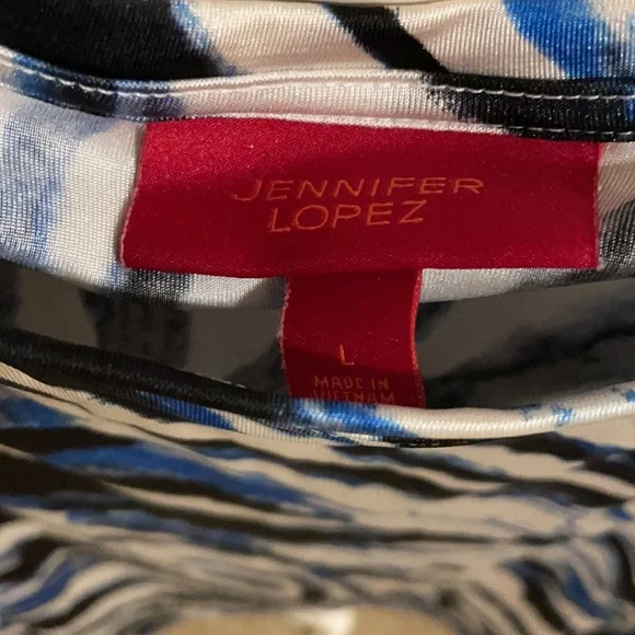 Jennifer Lopez zebra print top - Picture 3 of 4